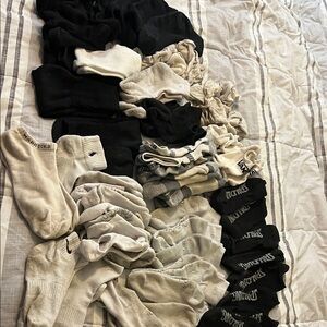 🔥BUNDLE OF 50+ PAIRS OF SOCKS ASSORTED